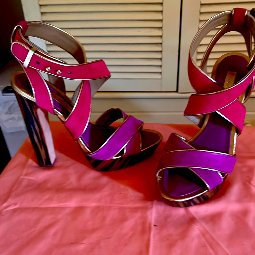 BCBG MAX AZRIA